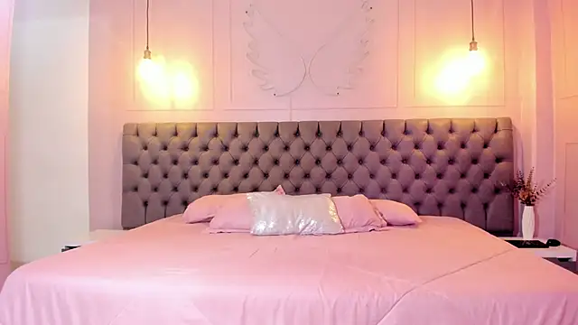 hillary bigbutt online show from March 2026 03:43:01 AM