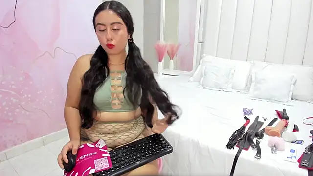 hillary bigbutt online show from February 2026 04:21:02 AM