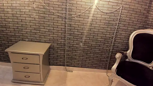 hillary bigbutt online show from April 2026 06:00:02 PM