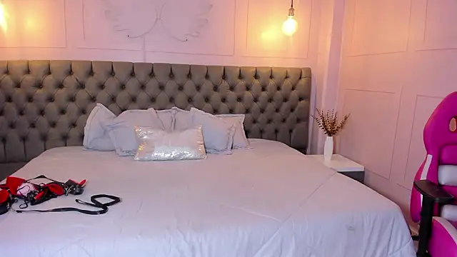 hillary bigbutt online show from February 2026 11:37:02 PM