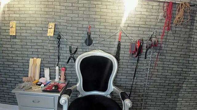 hillary bigbutt online show from April 2026 10:55:02 AM