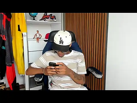 yandi hot online show from March 2026 02:13:02 PM