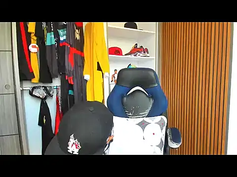 yandi hot online show from February 2026 06:17:01 PM