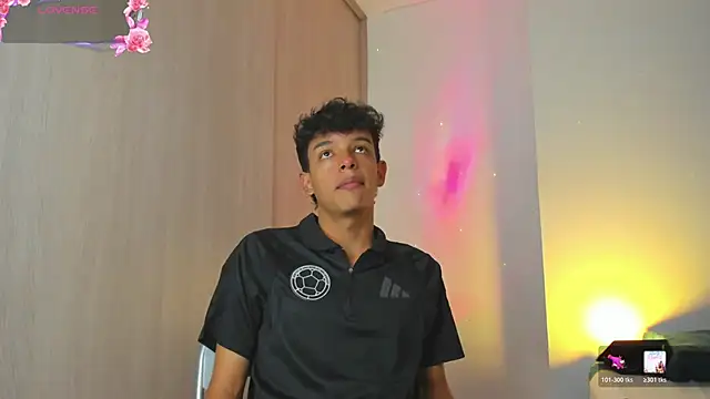 Maxfrost1 online show from June 2026 12:06:01 AM