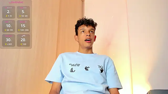 Maxfrost1 online show from March 2026 01:40:01 AM