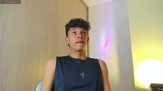 Maxfrost1 online show from July 2026 10:05:02 PM