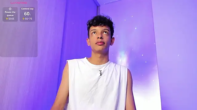 Maxfrost1 online show from March 2026 10:28:02 PM