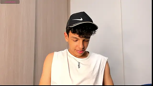 Snapshot of Maxfrost1 chatting on February 2026 08:32:02 PM Maxfrost1 online show from February 2026 08:32:02 PM