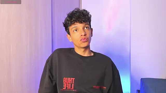 Maxfrost1 online show from March 2026 10:47:02 PM