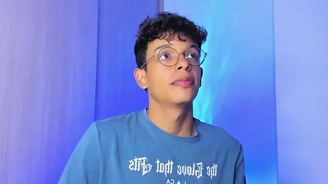 Maxfrost1 online show from April 2026 02:19:01 AM