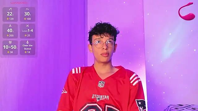 Snapshot of Maxfrost1 chatting on March 2026 01:27:01 AM Maxfrost1 online show from March 2026 01:27:01 AM