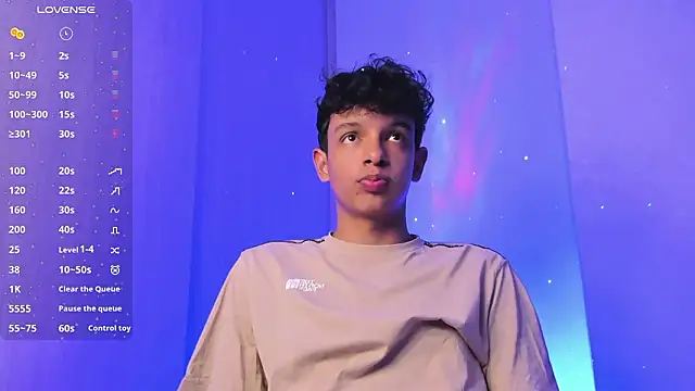 Maxfrost1 online show from March 2026 07:43:02 PM