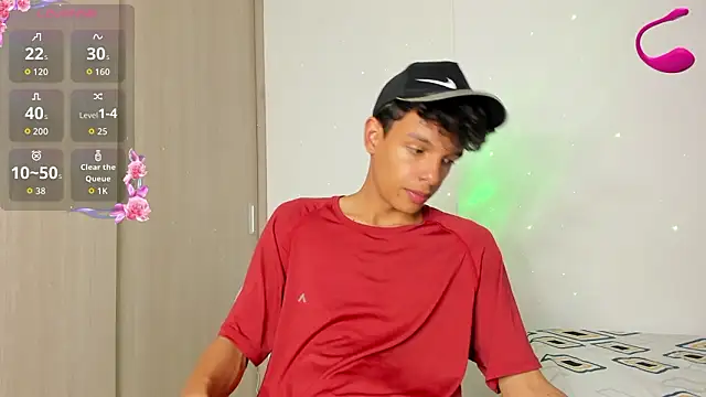 Snapshot of Maxfrost1 chatting on February 2026 11:05:02 PM Maxfrost1 online show from February 2026 11:05:02 PM