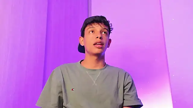 Snapshot of Maxfrost1 chatting on March 2026 10:50:01 PM Maxfrost1 online show from March 2026 10:50:01 PM