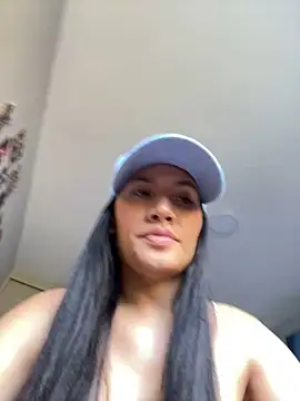 Violett Rosse  online show from April 2026 06:47:01 PM