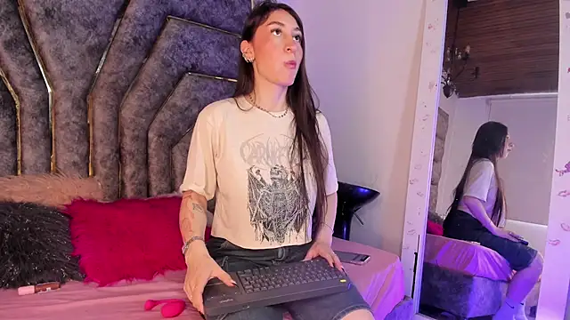 MaddyCarter online show from May 2026 05:33:02 PM