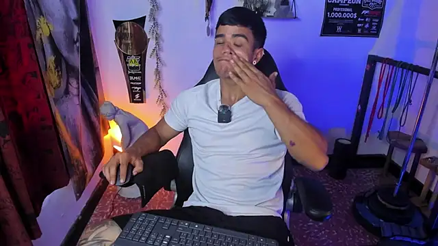 Rob zaens33 online show from April 2026 01:29:01 PM