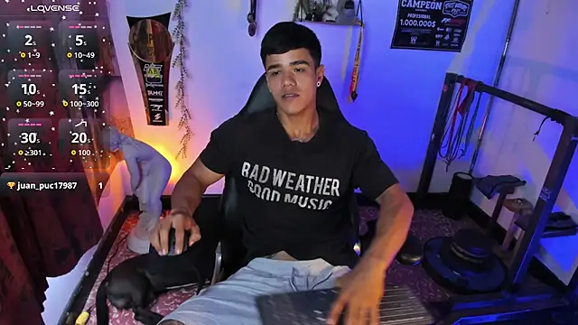 Rob zaens33 online show from April 2026 01:02:01 PM