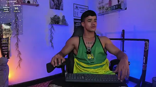 Rob zaens33 online show from March 2026 01:15:01 PM