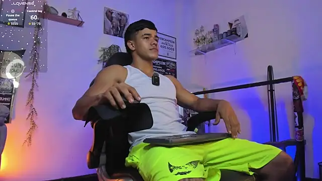 Rob zaens33 online show from March 2026 04:07:02 PM