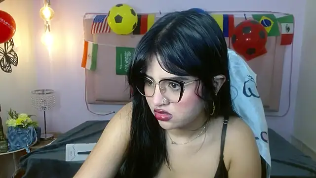 mila quin online show from June 2026 12:33:01 PM