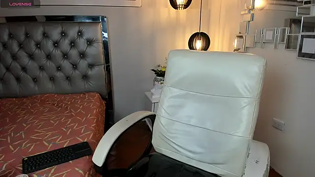 mila quin online show from May 2026 08:07:02 PM