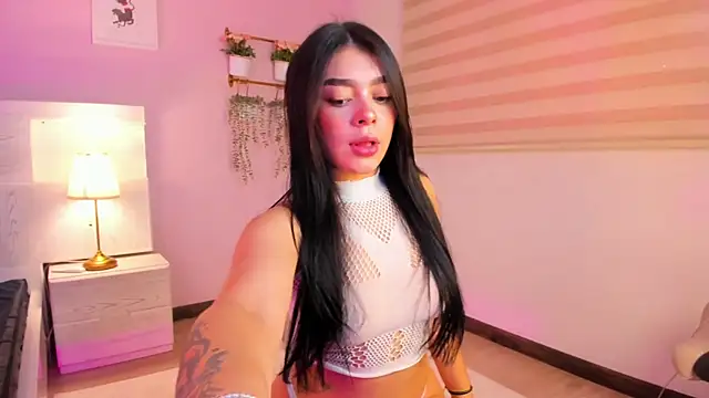 Lummii  online show from April 2026 06:58:02 PM