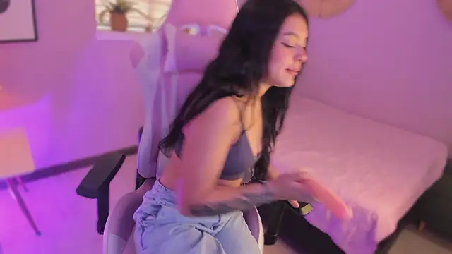 Snapshot of Lummii_ chatting on February 2026 07:33:01 PM Lummii online show from February 2026 07:33:01 PM