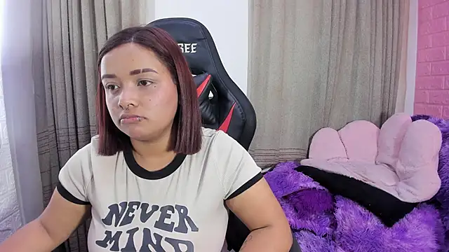 Snapshot of Sienna_Lux01 chatting on February 2026 05:57:02 PM Sienna Lux01 online show from February 2026 05:57:02 PM