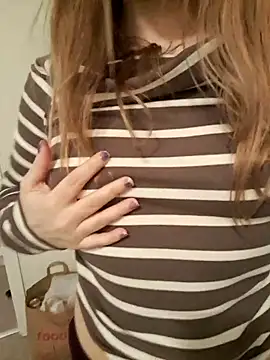 Snapshot of innojuica chatting on February 2026 07:55:02 PM innojuica online show from February 2026 07:55:02 PM