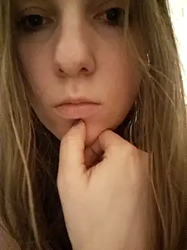 Snapshot of innojuica chatting on February 2026 11:04:02 PM innojuica online show from February 2026 11:04:02 PM