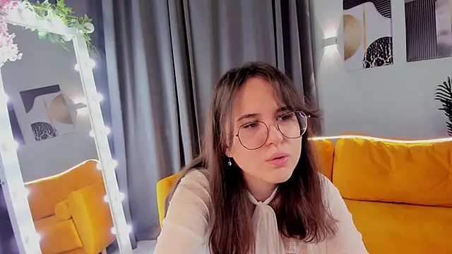 leylamirage online show from April 2026 12:50:02 PM