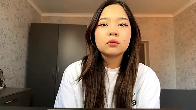 Snapshot of RegenaLandauer chatting on February 2026 06:46:01 AM RegenaLandauer online show from February 2026 06:46:01 AM