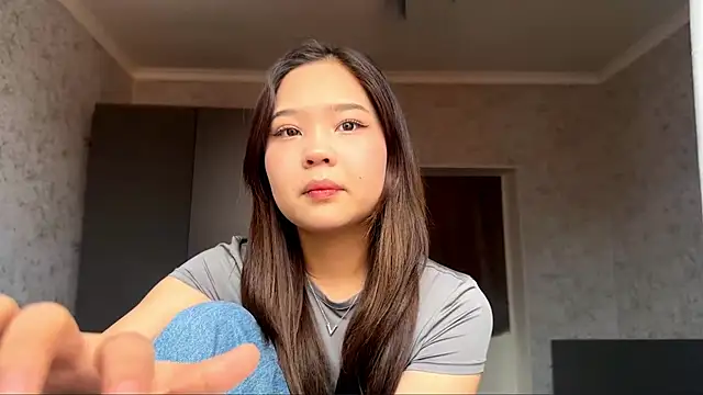 Snapshot of RegenaLandauer chatting on February 2026 07:44:01 AM RegenaLandauer online show from February 2026 07:44:01 AM