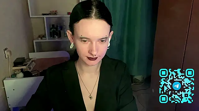 MabelDefina online show from April 2026 01:02:01 PM