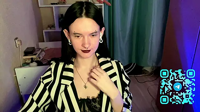 MabelDefina online show from April 2026 11:11:01 AM