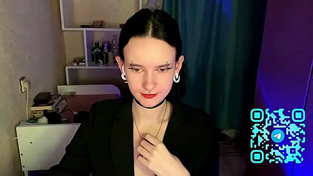 MabelDefina online show from April 2026 01:05:02 PM