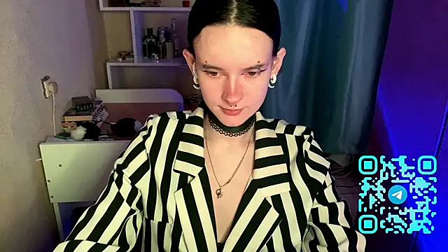 MabelDefina online show from April 2026 11:02:01 AM