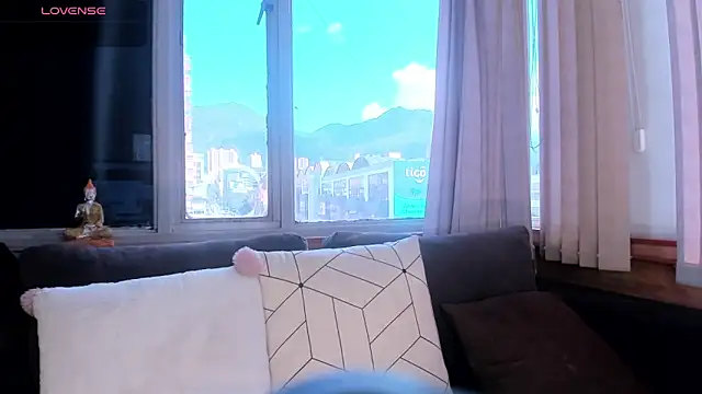 kendra crow  online show from February 2026 07:14:01 PM