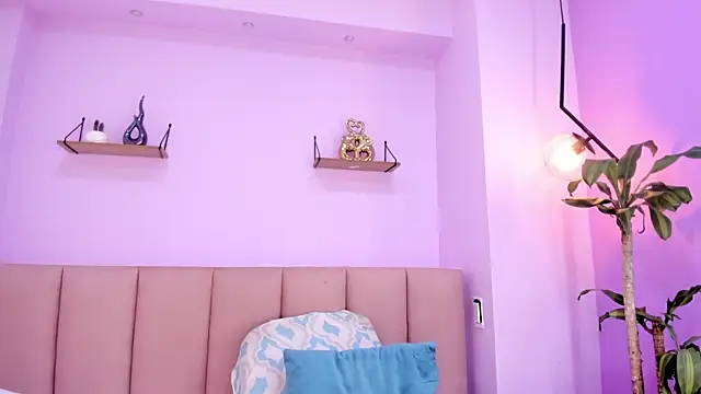 camila scoth online show from April 2026 12:29:01 PM