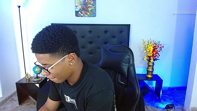 liiam3 online show from April 2026 09:10:02 PM