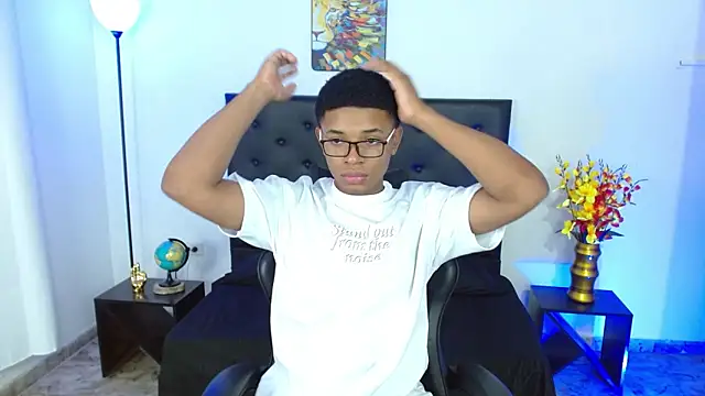 liiam3 online show from April 2026 09:16:02 PM