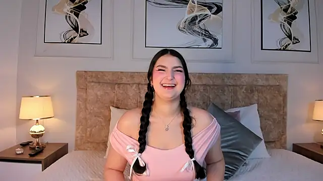 zoe moon   online show from April 2026 02:12:01 PM