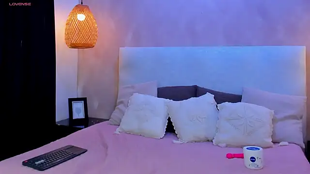 AnnyCruise149 online show from February 2026 07:24:01 PM