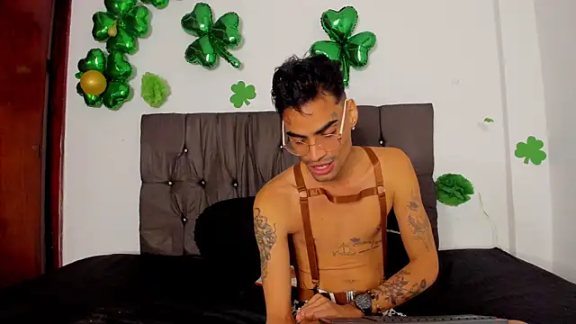 Gay Red Room online show from April 2026 02:58:01 AM