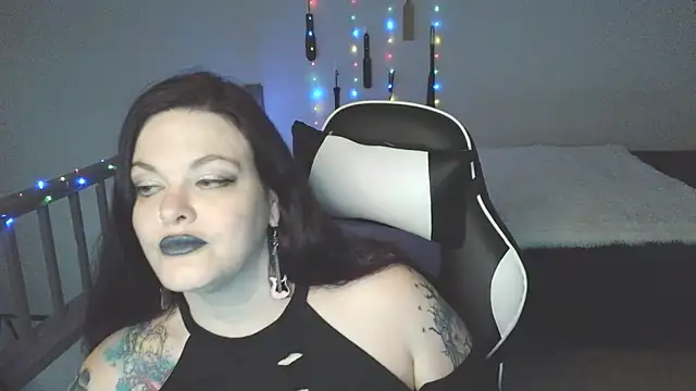 Snapshot of VixieNyx chatting on February 2026 03:56:01 PM VixieNyx online show from February 2026 03:56:01 PM