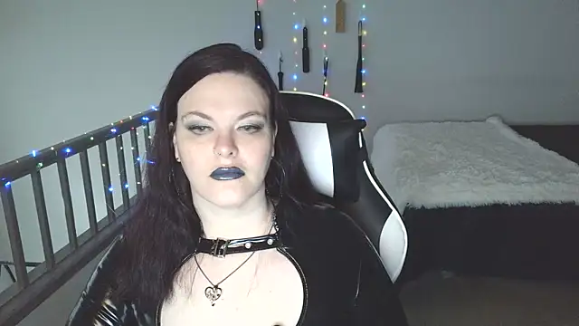 Snapshot of VixieNyx chatting on February 2026 05:02:02 PM VixieNyx online show from February 2026 05:02:02 PM