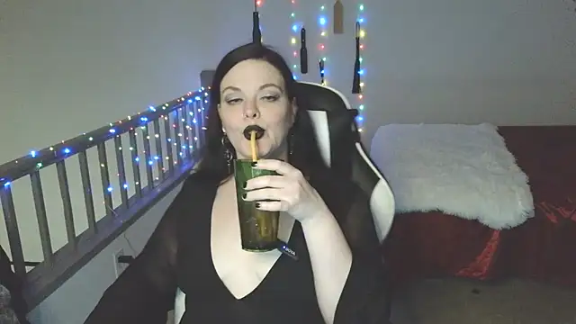 Snapshot of VixieNyx chatting on February 2026 12:12:02 AM VixieNyx online show from February 2026 12:12:02 AM