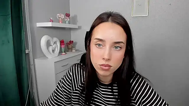 AdeleSolo online show from April 2026 05:31:01 AM