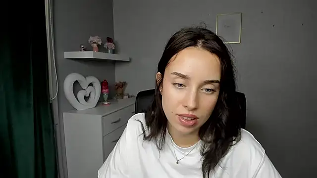 AdeleSolo online show from May 2026 05:37:02 AM